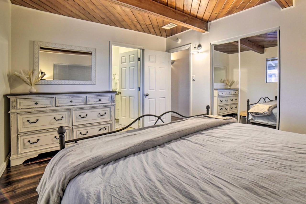 Comfortable About 2 Mi To Riverwalk Holiday home